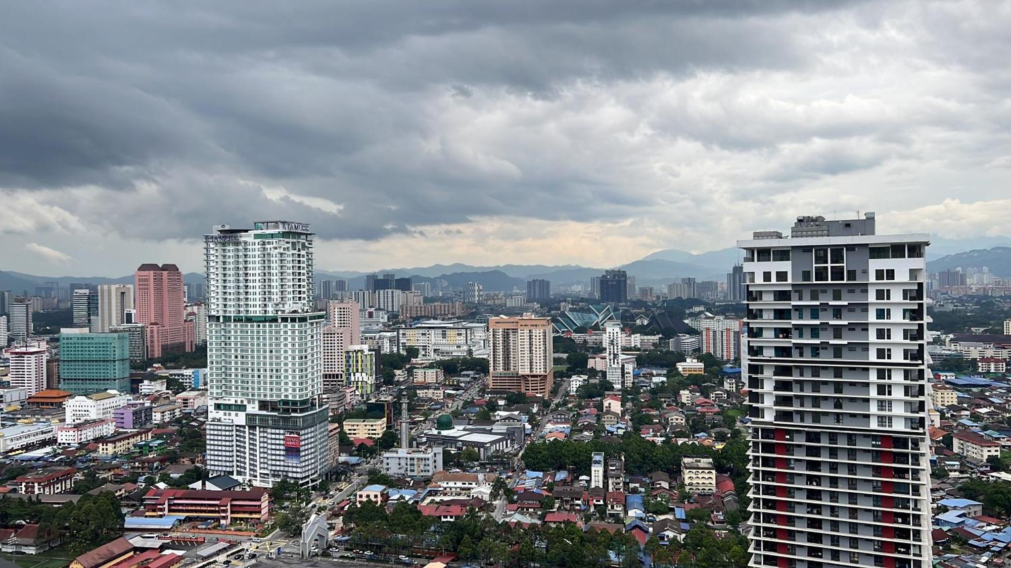 Mercu Summer Suites Klcc By Sweet Home Куала-Лумпур Екстер'єр фото