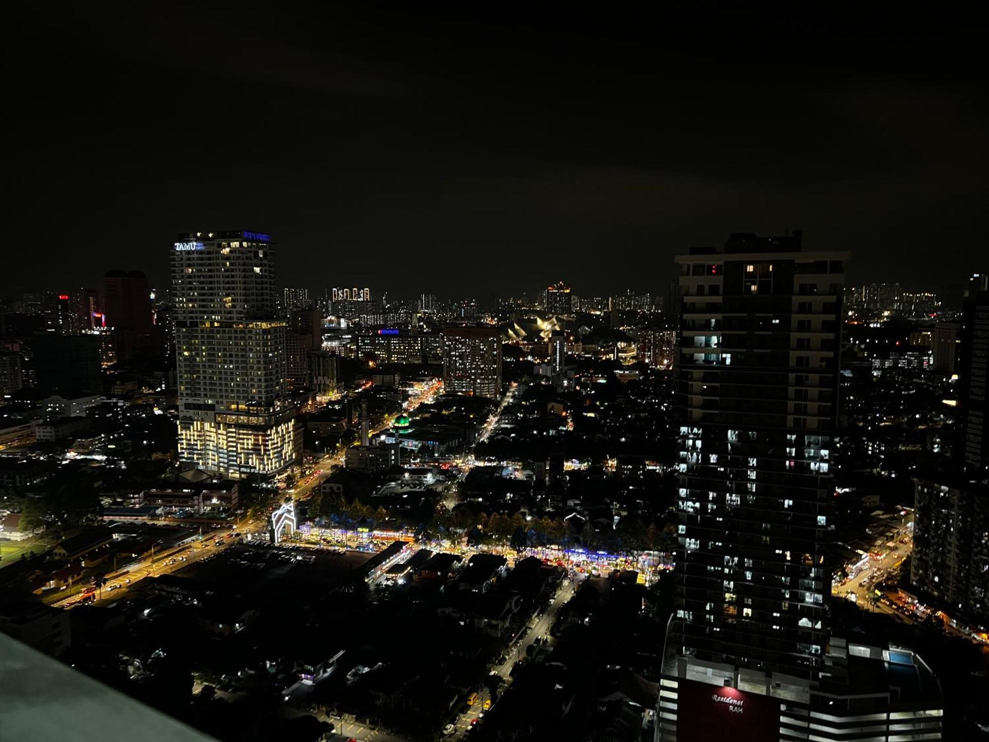 Mercu Summer Suites Klcc By Sweet Home Куала-Лумпур Екстер'єр фото